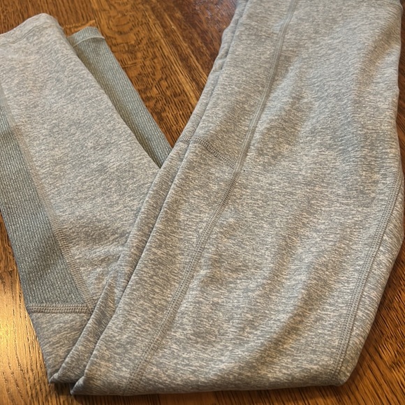 ATHLETA SNOWBALL SOFTLUXE TIGHT large - Picture 3 of 3